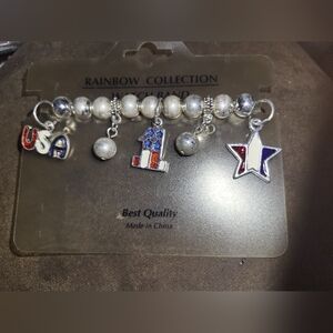 New Patriotic Silvertone Charm Stretch Bracelet
